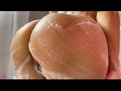 ❤️ Brunette Masturbates Pussy b'vibratur għal orga intens fid-doċċa ❤️❌ Porno lilna mt.kutjeporno.ru ❌❤